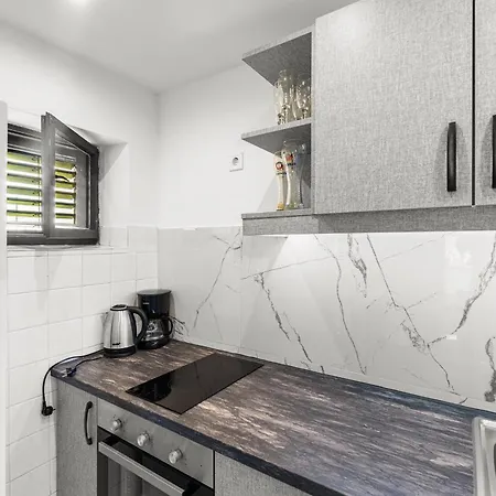 App Sandro With Common Pool 4* Poreč