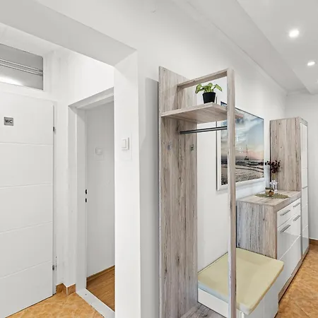 App Sandro With Common Pool Poreč