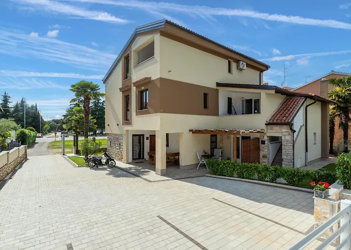 Konukevi App Sandro With Common Pool