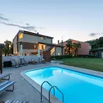 App Sandro With Common Pool Poreč