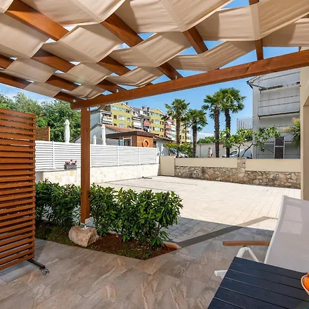 App Sandro With Common Pool Gæstehus Poreč