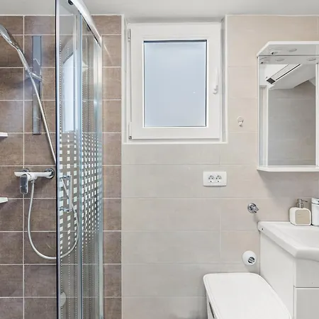 Gæstehus App Sandro With Common Pool Poreč