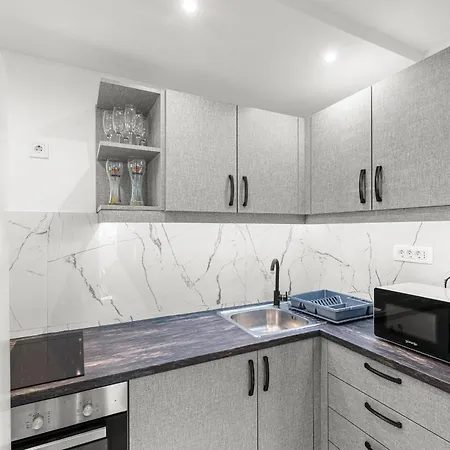 App Sandro With Common Pool Poreč