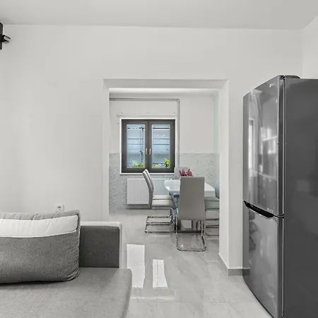 Gæstehus App Sandro With Common Pool Poreč