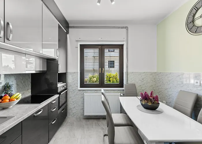 App Sandro With Common Pool