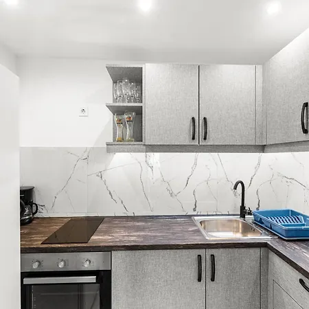 App Sandro With Common Pool بيت ضيافة