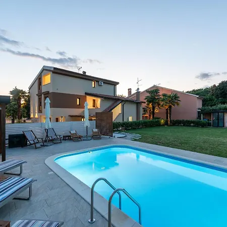 App Sandro With Common Pool بوريتش