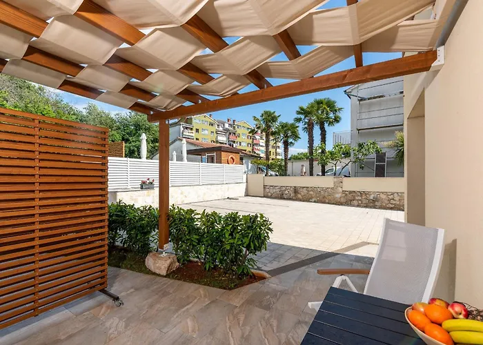 App Sandro With Common Pool Gostinjska kuća Porec