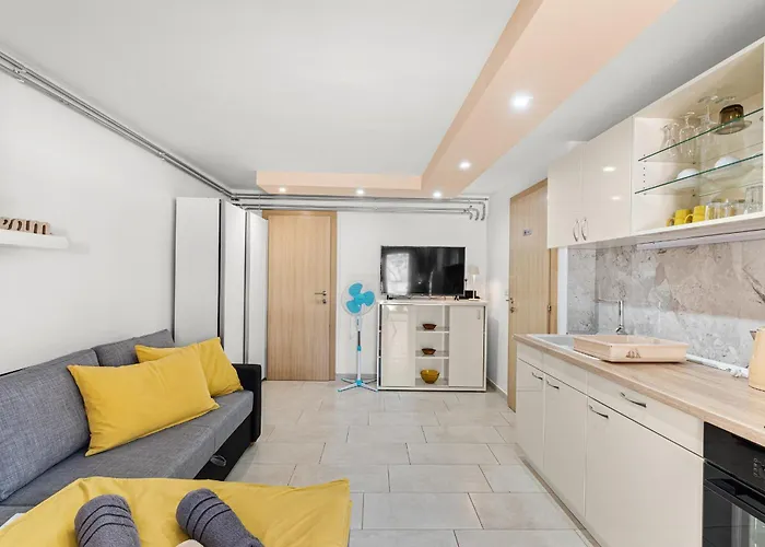 App Sandro With Common Pool Porec