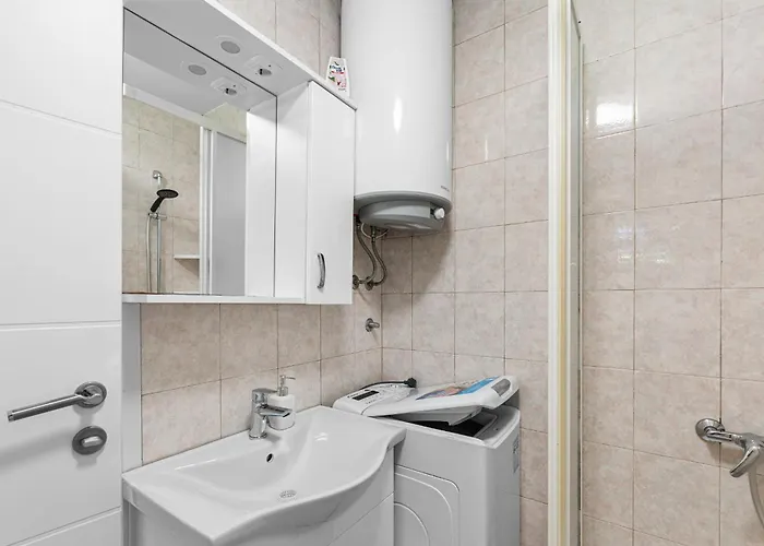 App Sandro With Common Pool Gostinjska kuća 4*