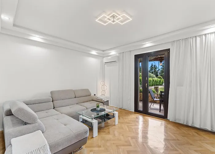 App Sandro With Common Pool